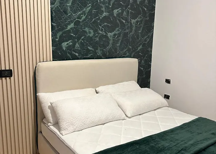 Front Superior Forest Durrës