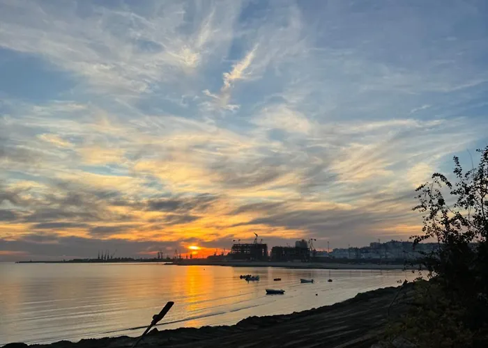 Front Superior Forest Durrës