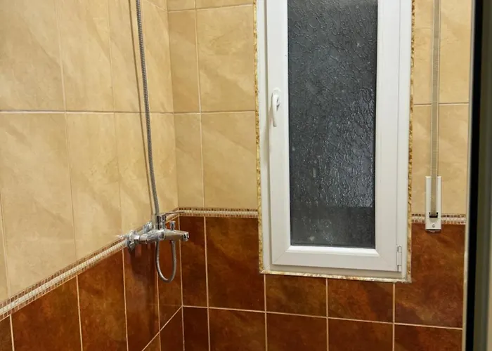 Front Superior Forest * Durrës