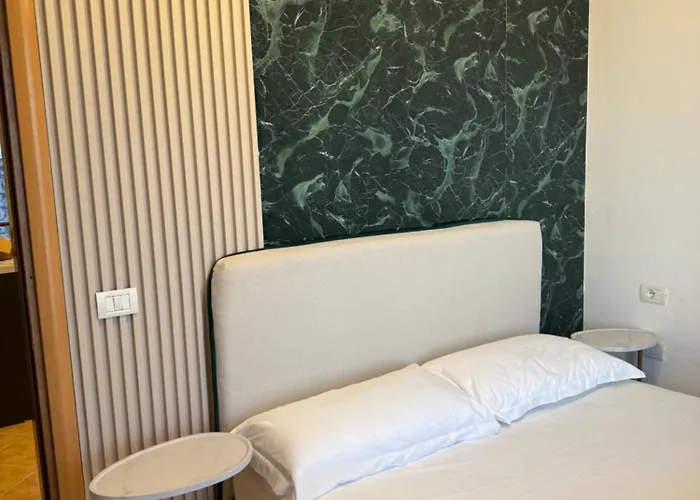 Front Superior Forest Apartamento Durrës